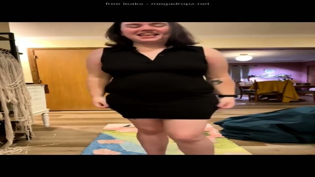 Snackupjackie Strips To Try Her New Clothes