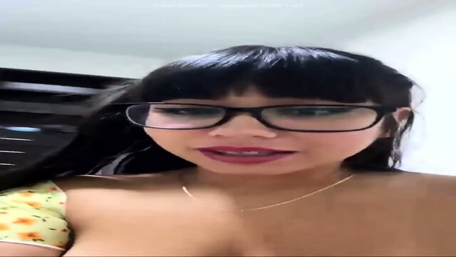 Roberta Franco Uses A Vibe On Her Cunt